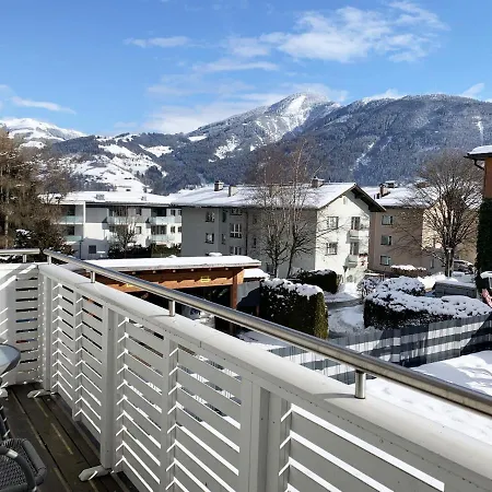 Haus Schmitten - Austrian Alpine Getaways