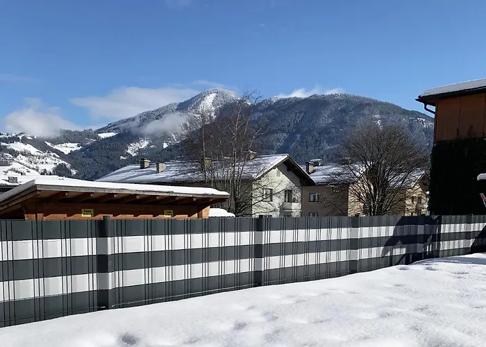 Haus Schmitten - Austrian Alpine Getaways アパート ツェル アム ゼー