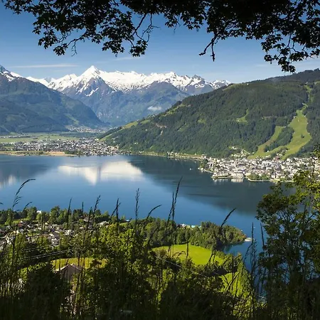 Haus Schmitten - Austrian Alpine Getaways *